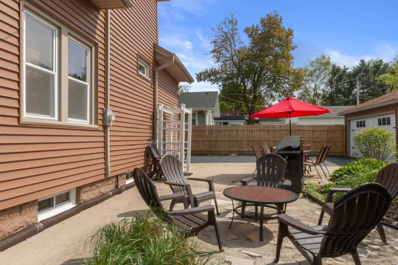 Gorgeous Downtown Bungalow, Walk Everywhere!!! بحيرة جنيف المظهر الخارجي الصورة