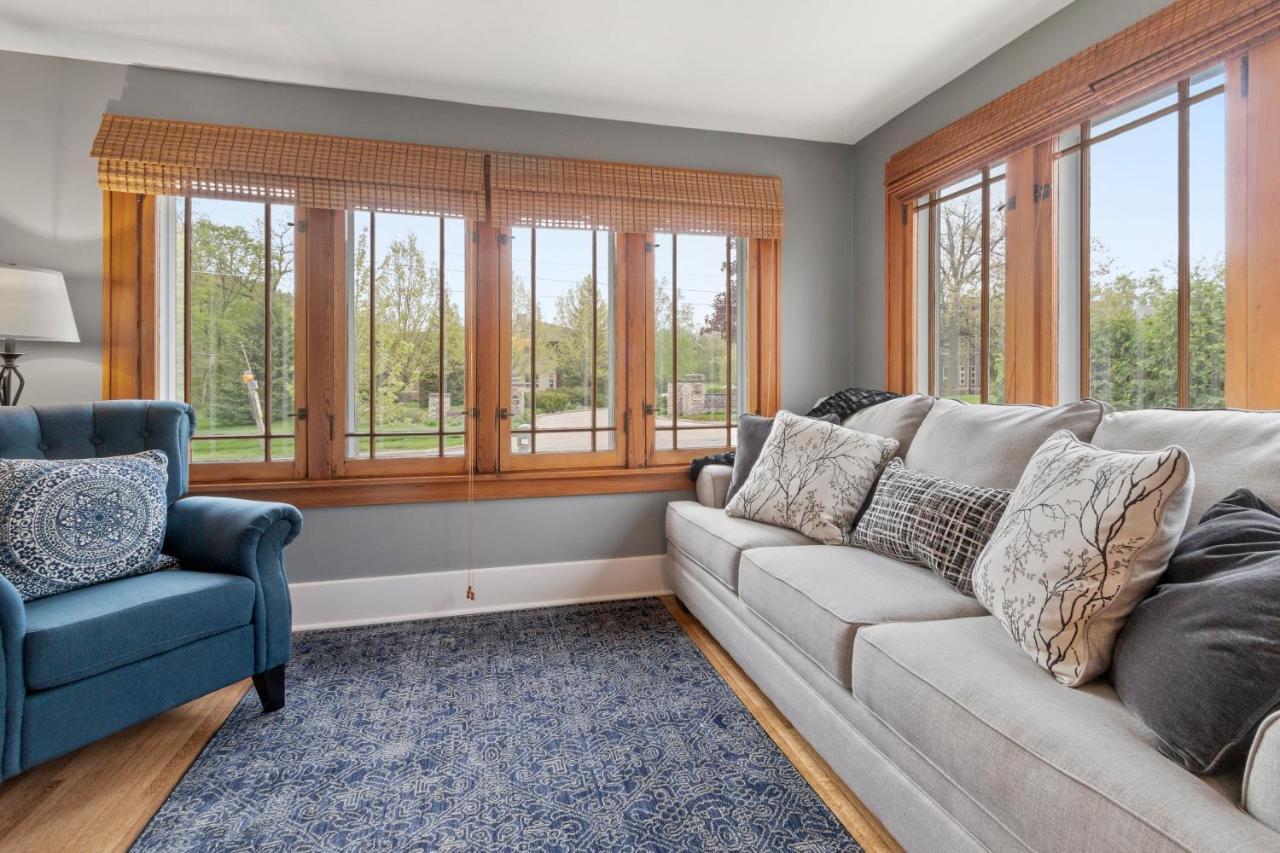Gorgeous Downtown Bungalow, Walk Everywhere!!! بحيرة جنيف المظهر الخارجي الصورة