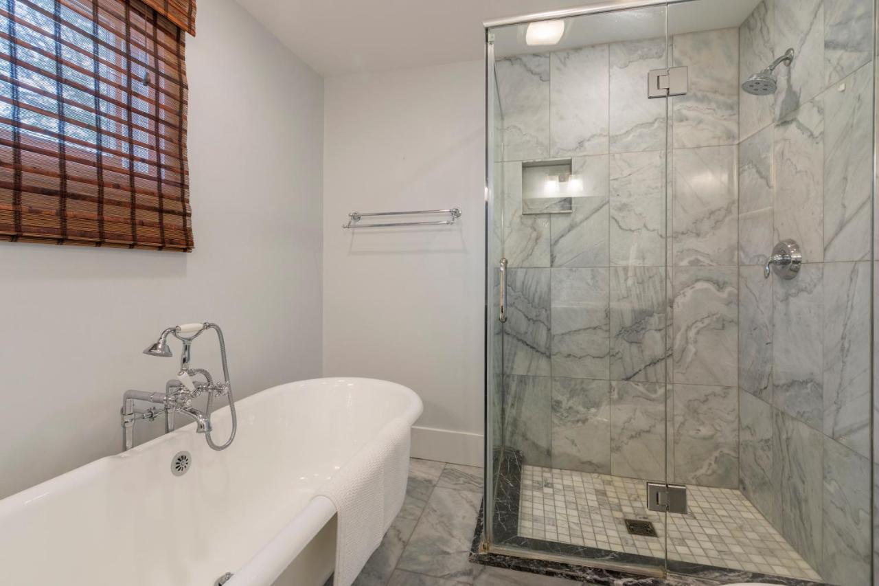 Gorgeous Downtown Bungalow, Walk Everywhere!!! بحيرة جنيف المظهر الخارجي الصورة