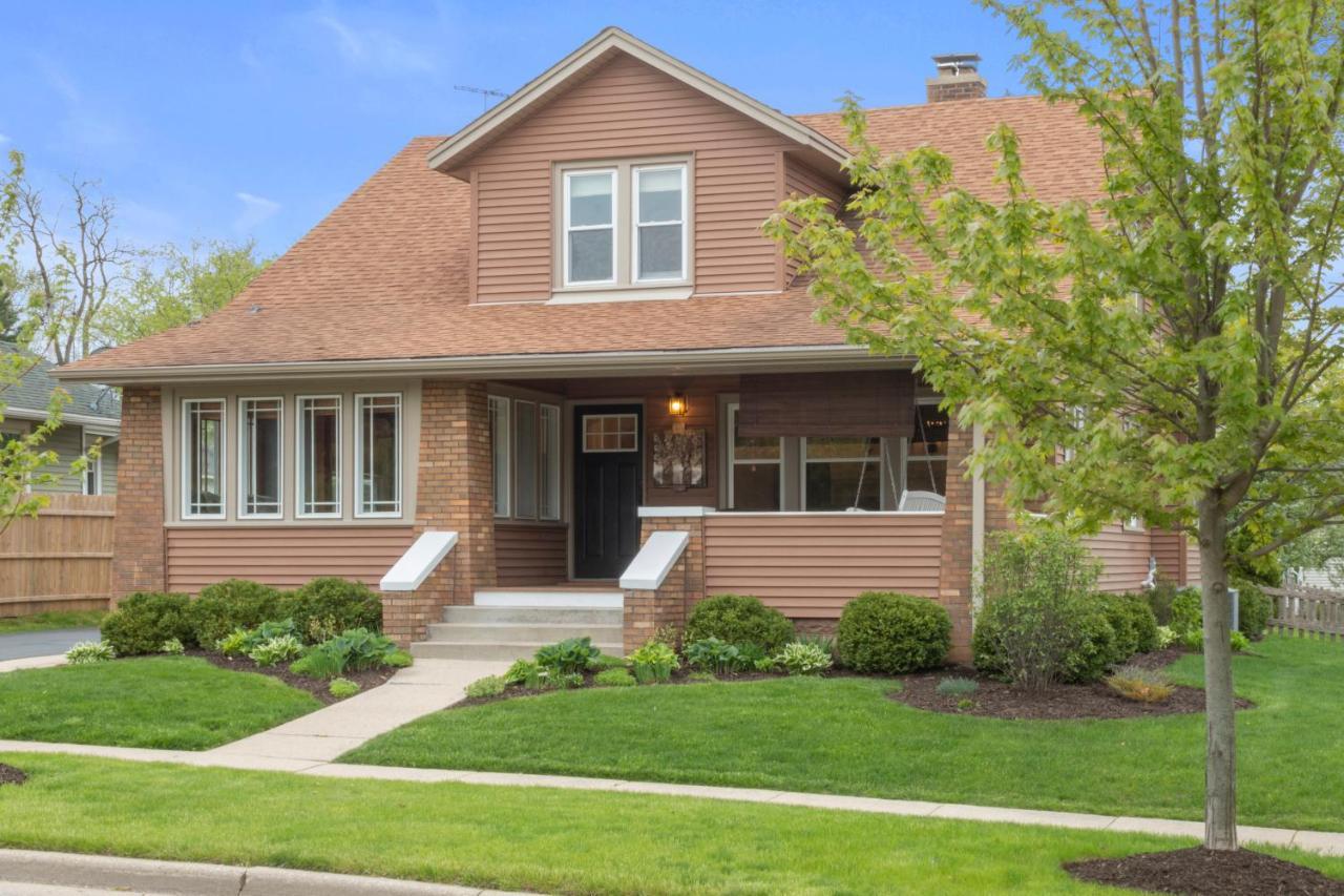 Gorgeous Downtown Bungalow, Walk Everywhere!!! بحيرة جنيف المظهر الخارجي الصورة
